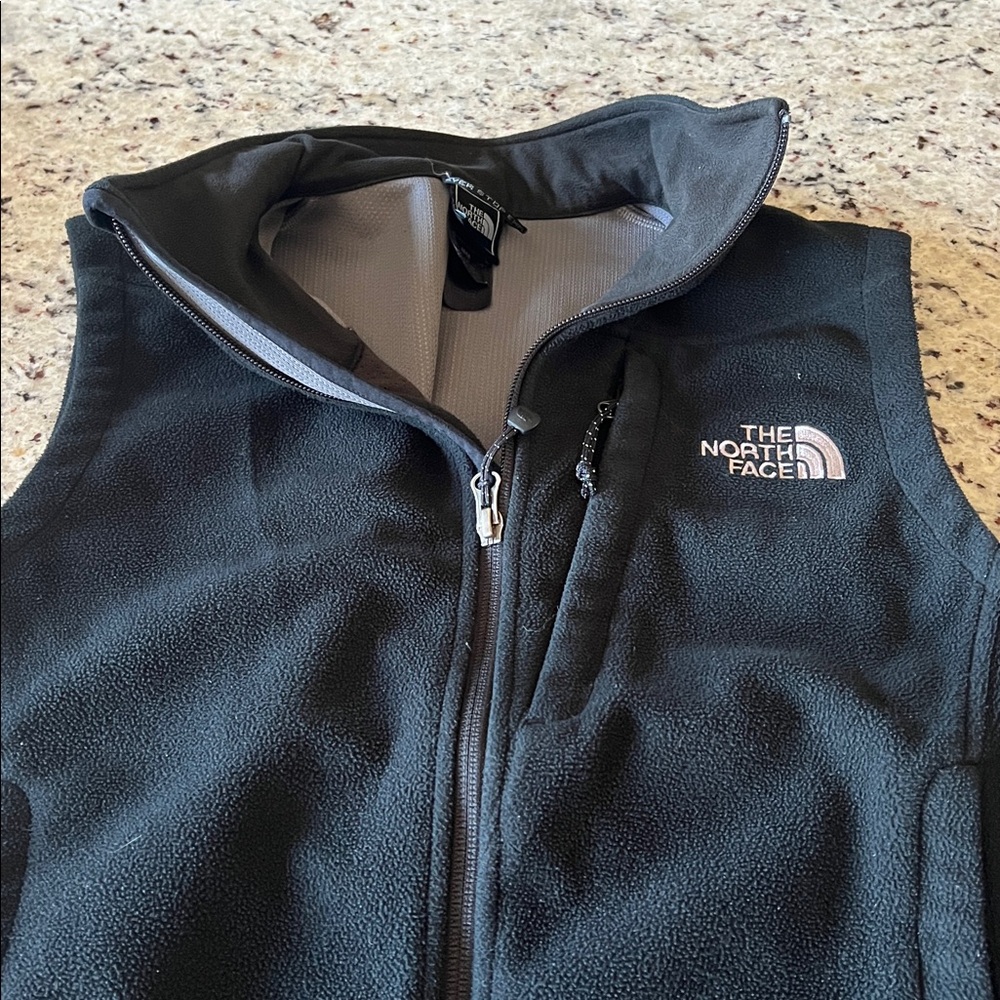 The North Face Kids Black WindWall Vest - Picture 4 of 5